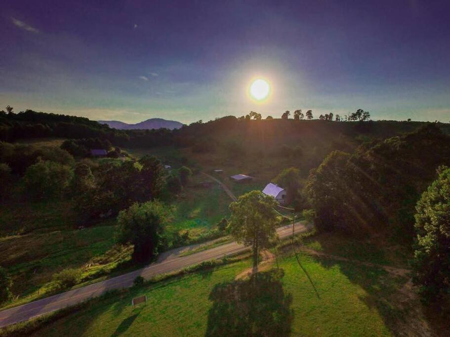 Foxtail Orchards - The Fox Den Villa Tazewell Exterior foto